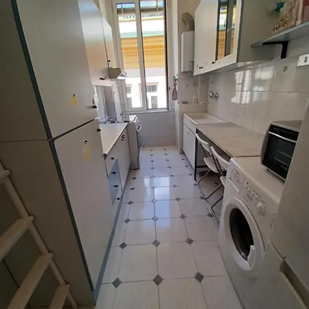 A Casa Di Nonna Ida, Nel Cuore Pulsante Di Apartament